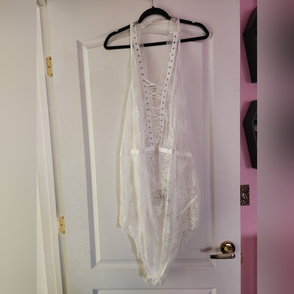 Torrid Size 6 White Lace One Piece Halter Open Back Lingerie NWT Plus Size